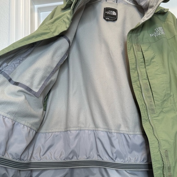 North Face Women’s Resolve II Hyvent Hooded Parka Jacket size Small in green - Picture 3 of 9